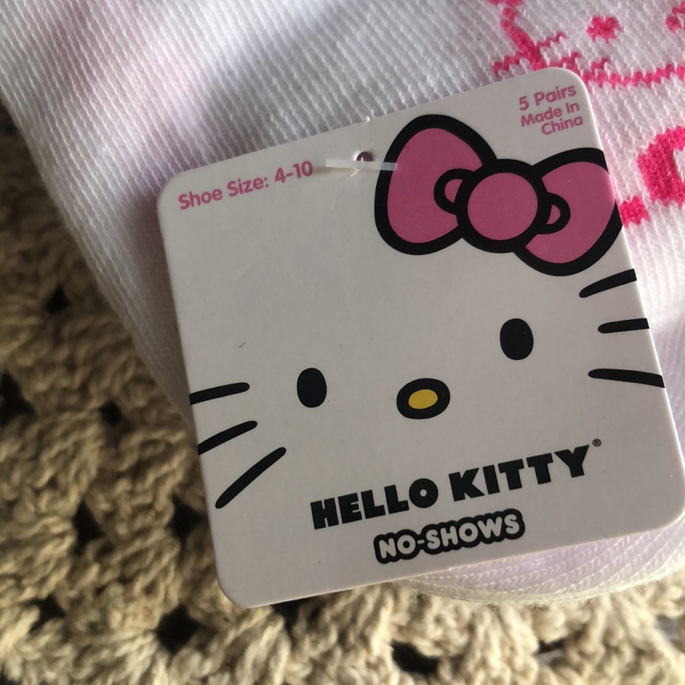 Hello Kitty No Show Socks - Picture 2 of 7